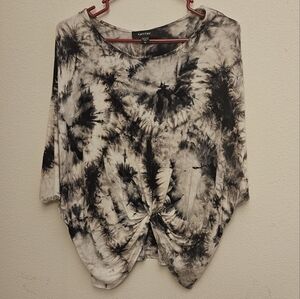 Karen Kane Shirt Medium